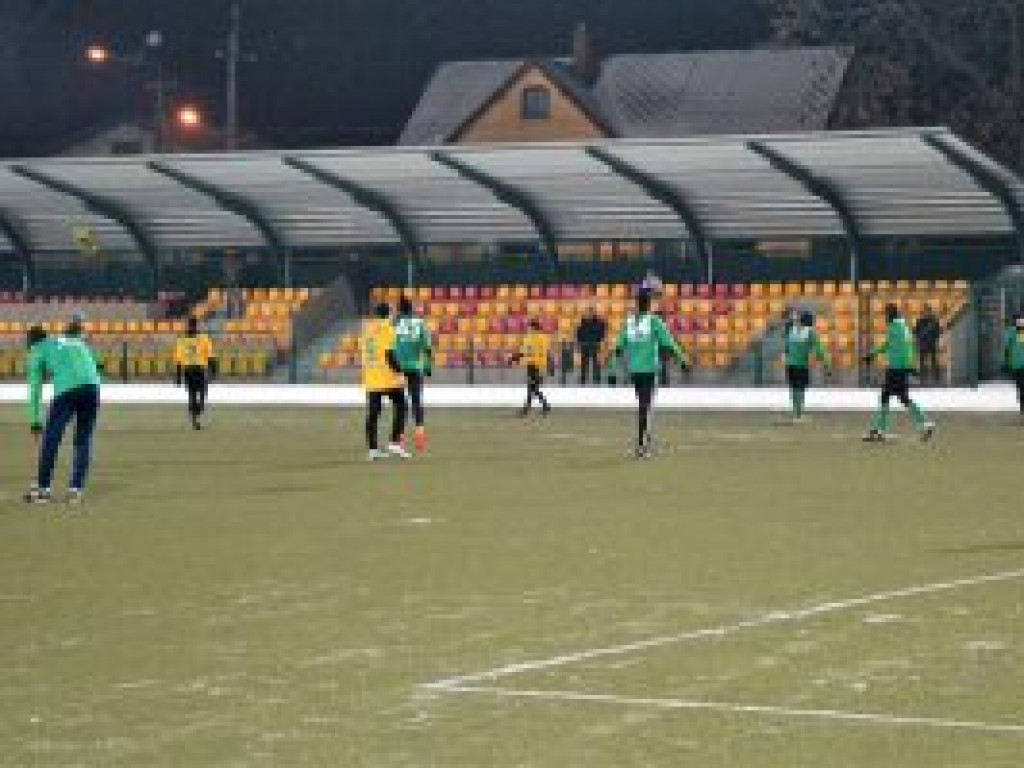 Mecz sparingowy na inaugurację sezonu Pelikan przegrał