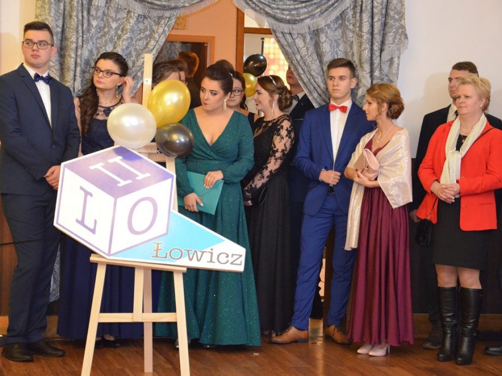 Studniówka II LO w sali Telimena [zdjęcia]