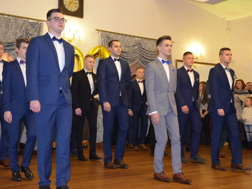 Studniówka II LO w sali Telimena [zdjęcia]