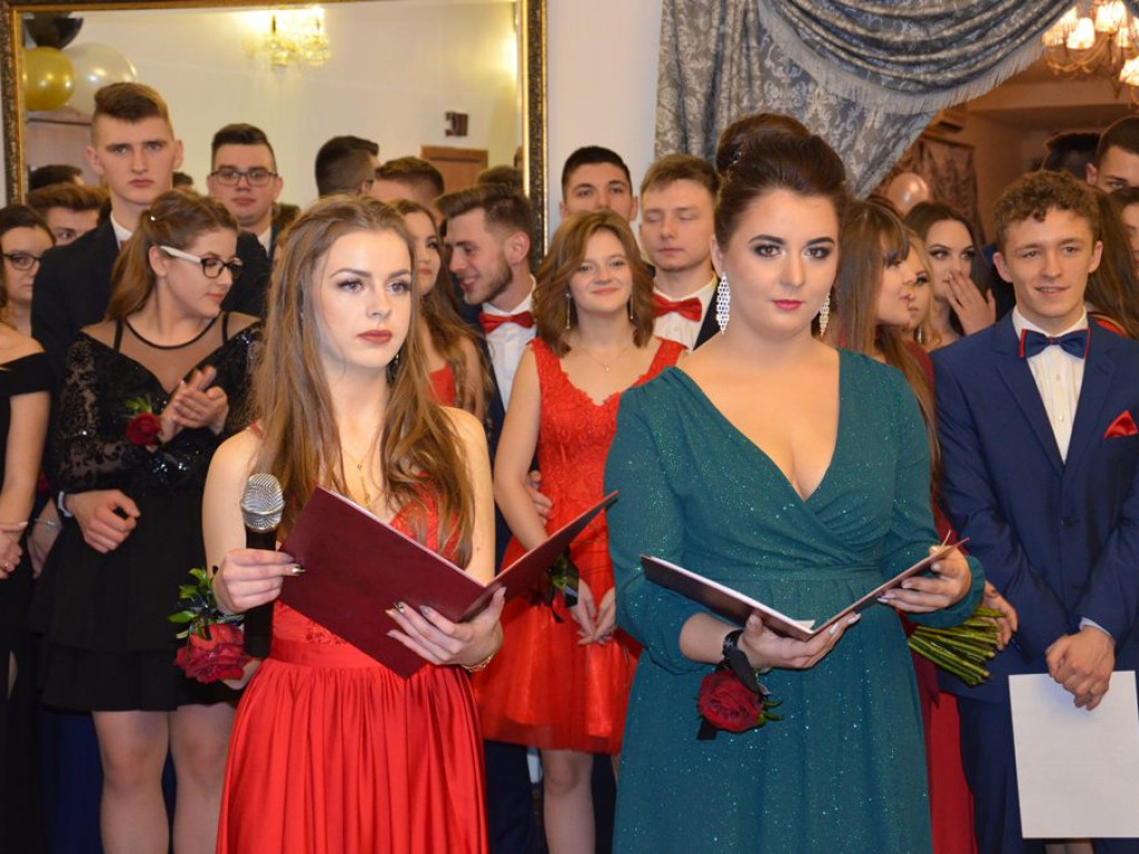 Studniówka II LO w sali Telimena [zdjęcia]