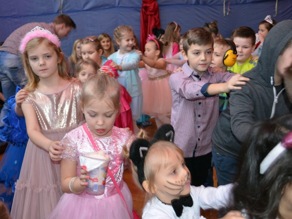 Sobota pod znakiem balów karnawałowych