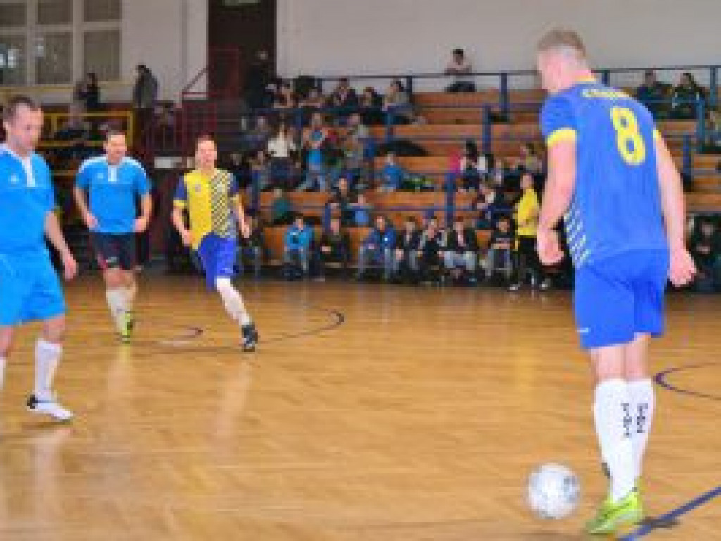 Nadal pięć drużyn walczy o awans