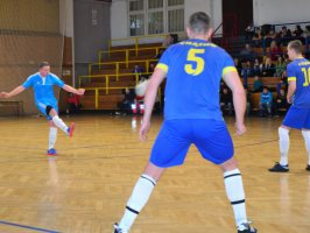 Nadal pięć drużyn walczy o awans