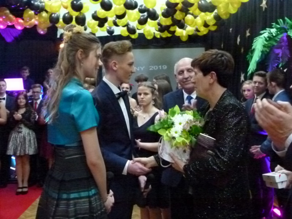 Głowno: Bal Gimnazjalny w ZSLG w hollywoodzkiej scenerii