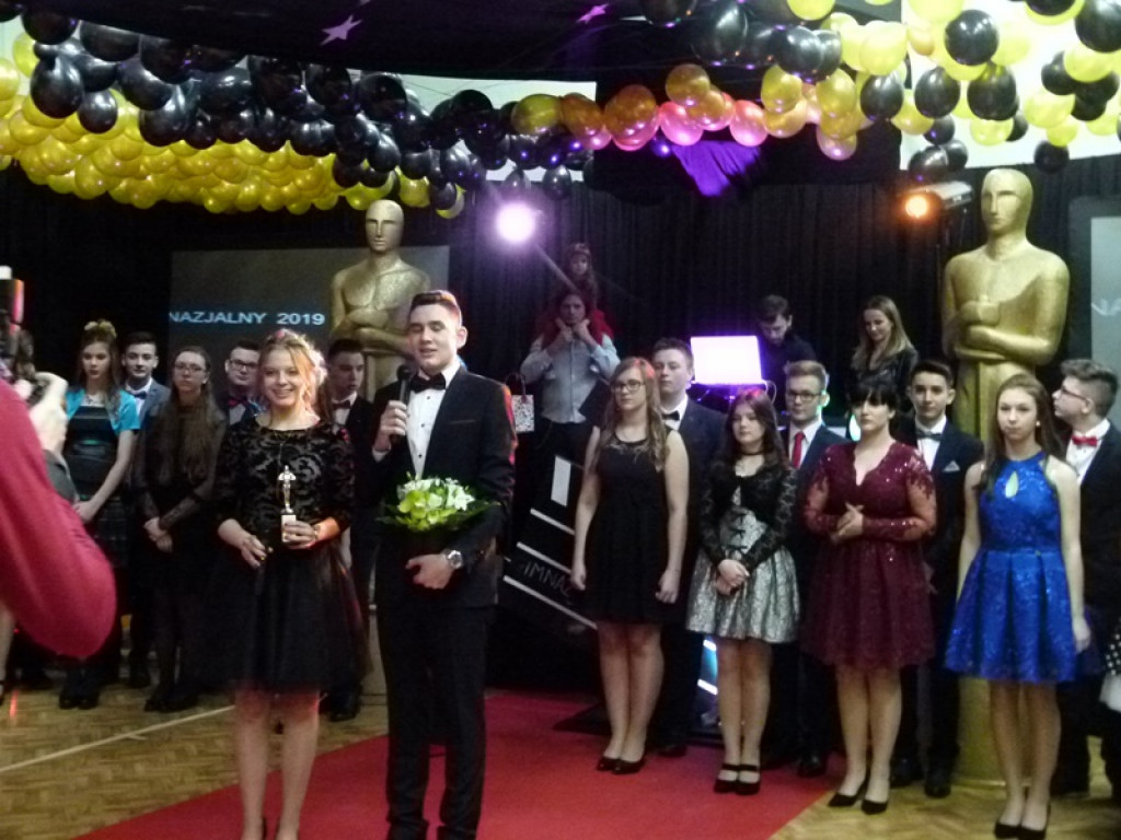 Głowno: Bal Gimnazjalny w ZSLG w hollywoodzkiej scenerii
