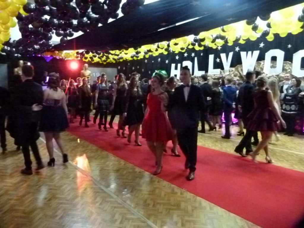 Głowno: Bal Gimnazjalny w ZSLG w hollywoodzkiej scenerii