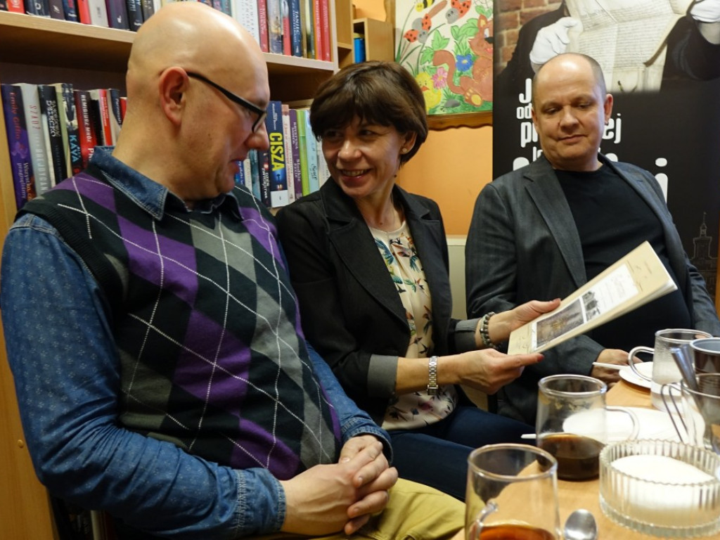 Krzysztof Laszkiewicz był gościem biblioteki w Strykowie