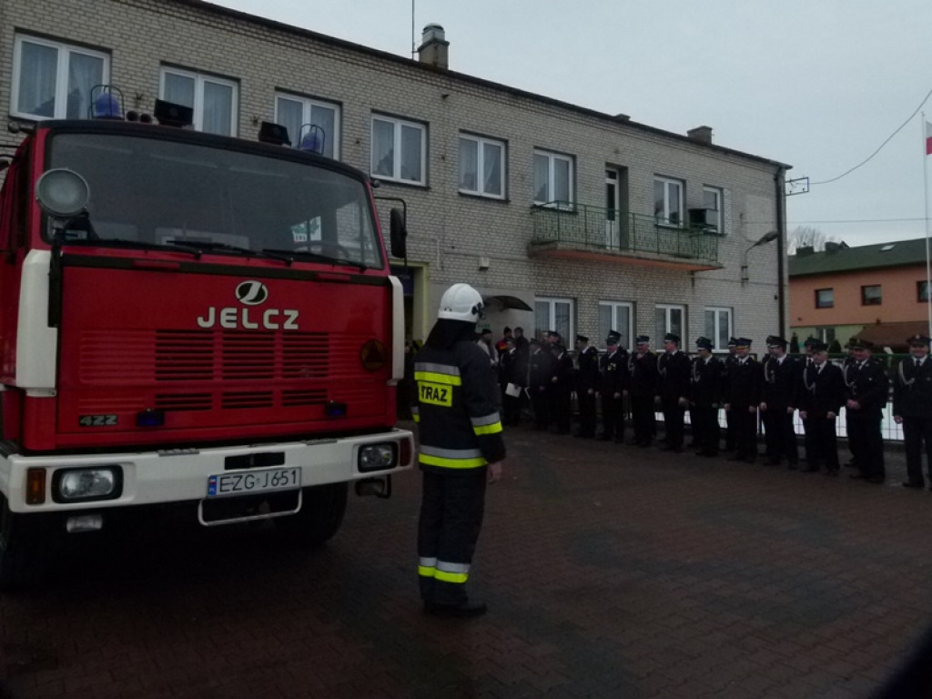 Powitanie nowego samochodu w OSP Popów