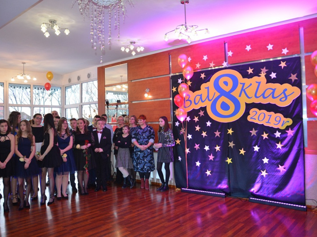 Bal ósmych klas z SP nr 2 w restauracji Szkiełka