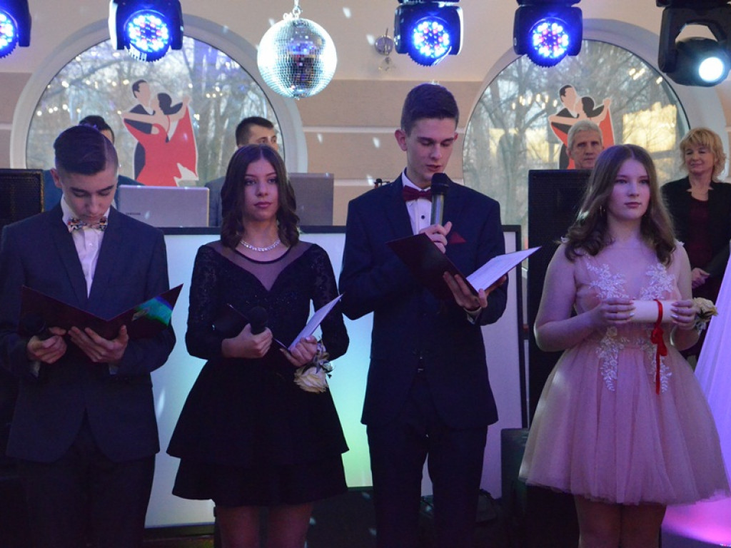 Bal ósmych klas z SP nr 2 w restauracji Szkiełka