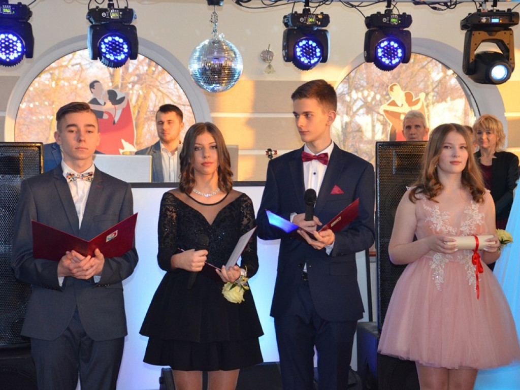 Bal ósmych klas z SP nr 2 w restauracji Szkiełka