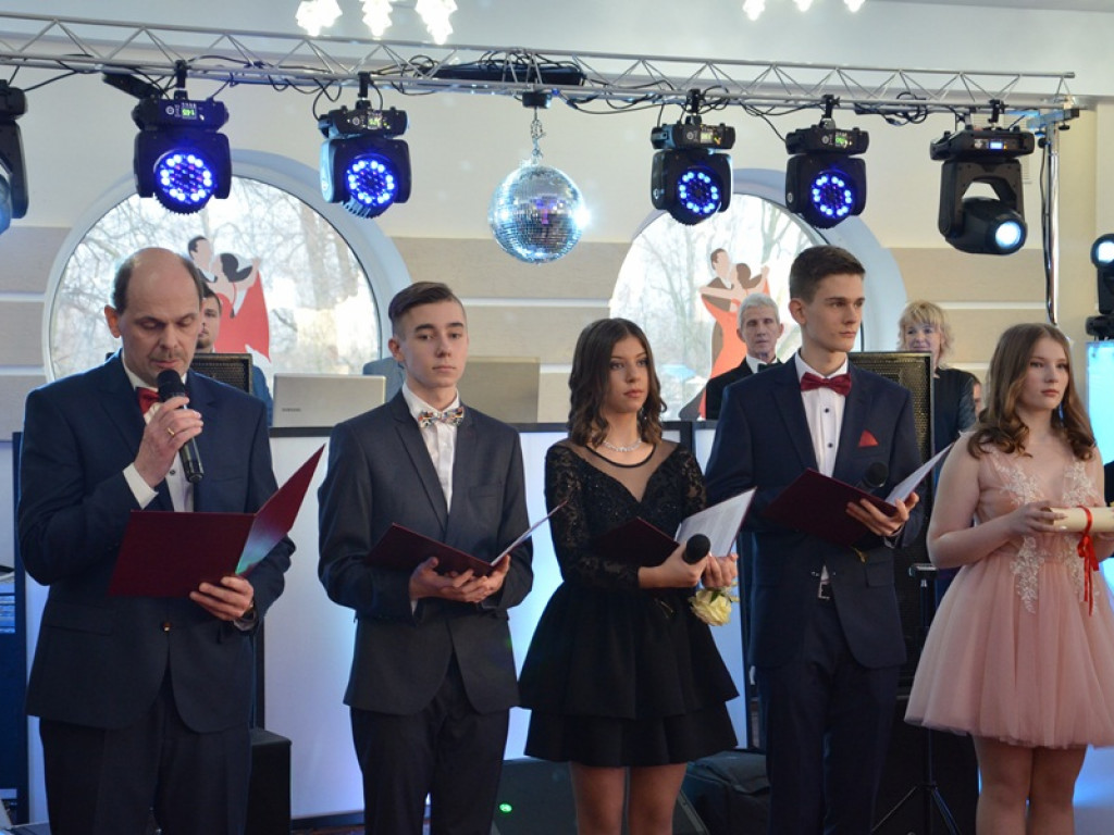 Bal ósmych klas z SP nr 2 w restauracji Szkiełka