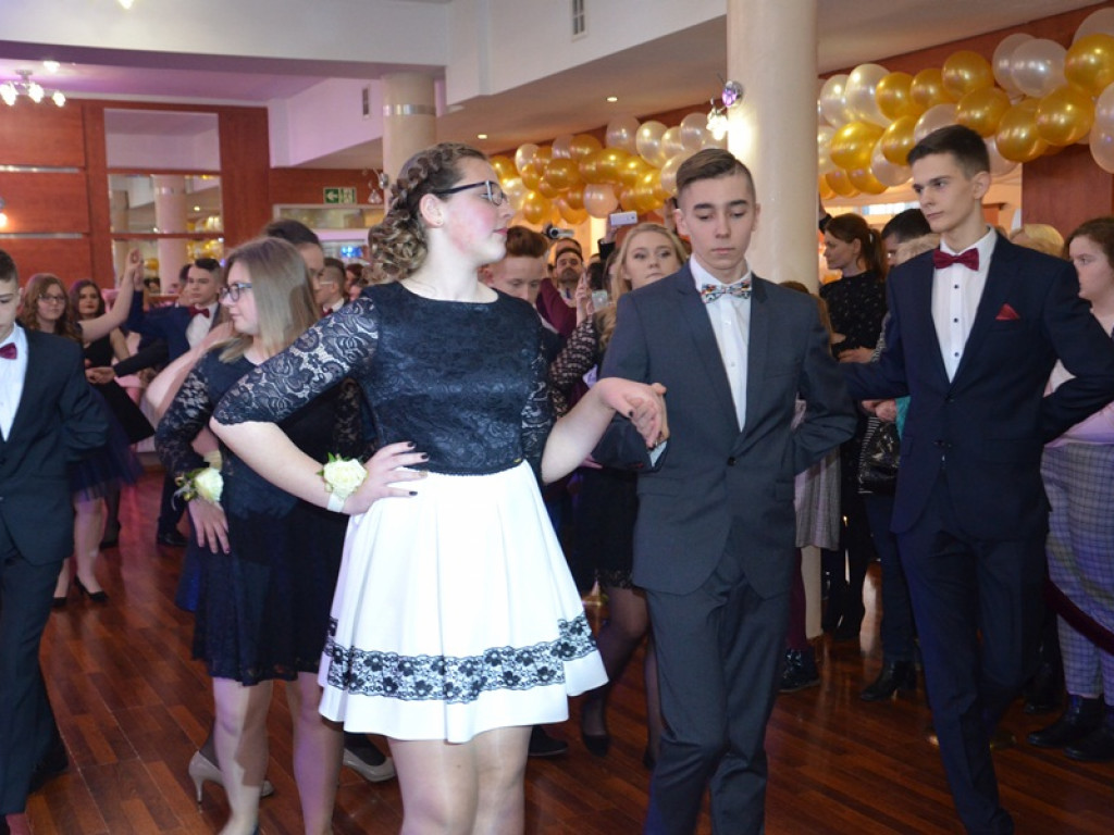 Bal ósmych klas z SP nr 2 w restauracji Szkiełka