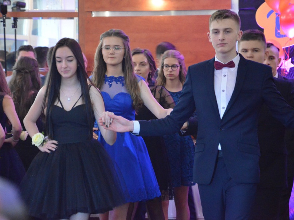 Bal ósmych klas z SP nr 2 w restauracji Szkiełka