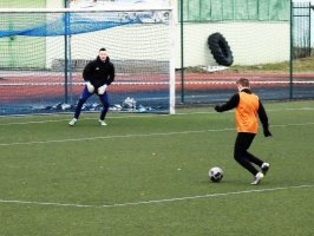 Wyrównana walka Pelikana z Orłem