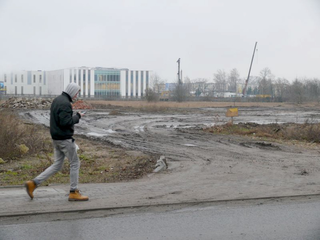 Co oznaczają hałdy ziemi przy Kaliskiej?
