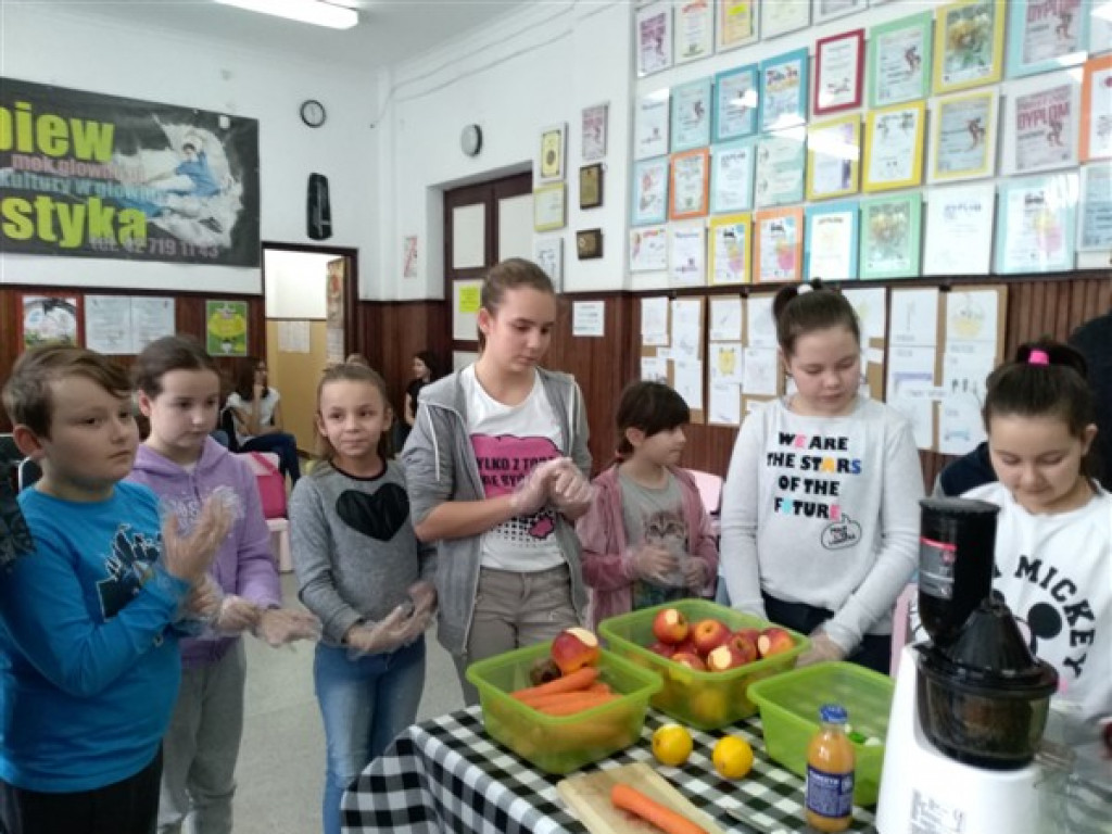 Ferie w MOK: Pyszny sok zdrowia doda