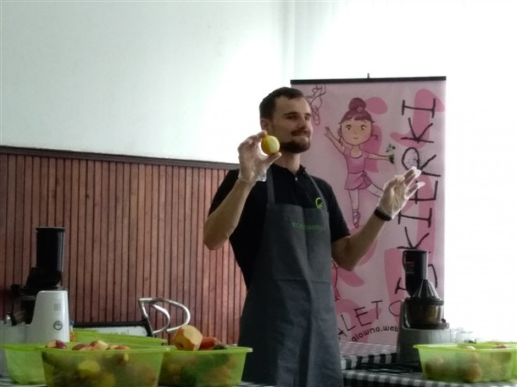 Ferie w MOK: Pyszny sok zdrowia doda