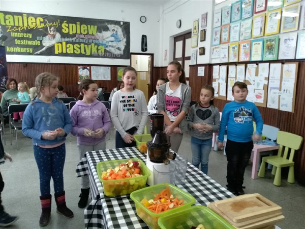 Ferie w MOK: Pyszny sok zdrowia doda