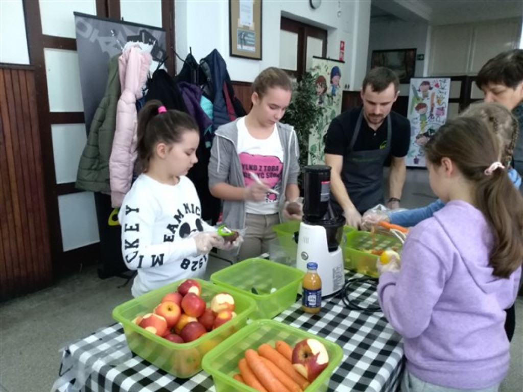 Ferie w MOK: Pyszny sok zdrowia doda