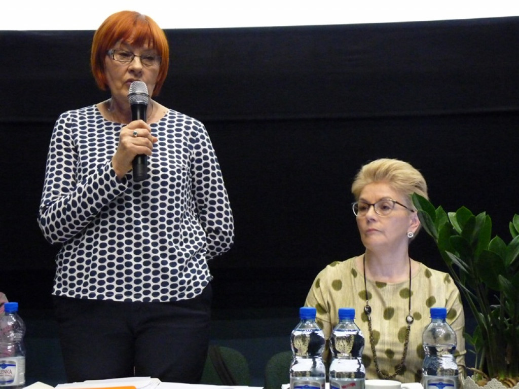 Krystyna Kucharska pokieruje Łowickim Uniwersytetem Trzeciego Wieku