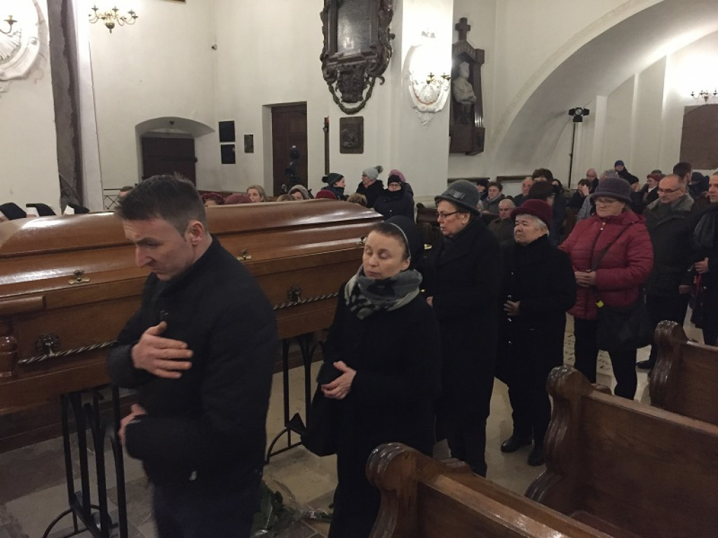 Pożegnanie biskupa Alojzego Orszulika w łowickiej katedrze