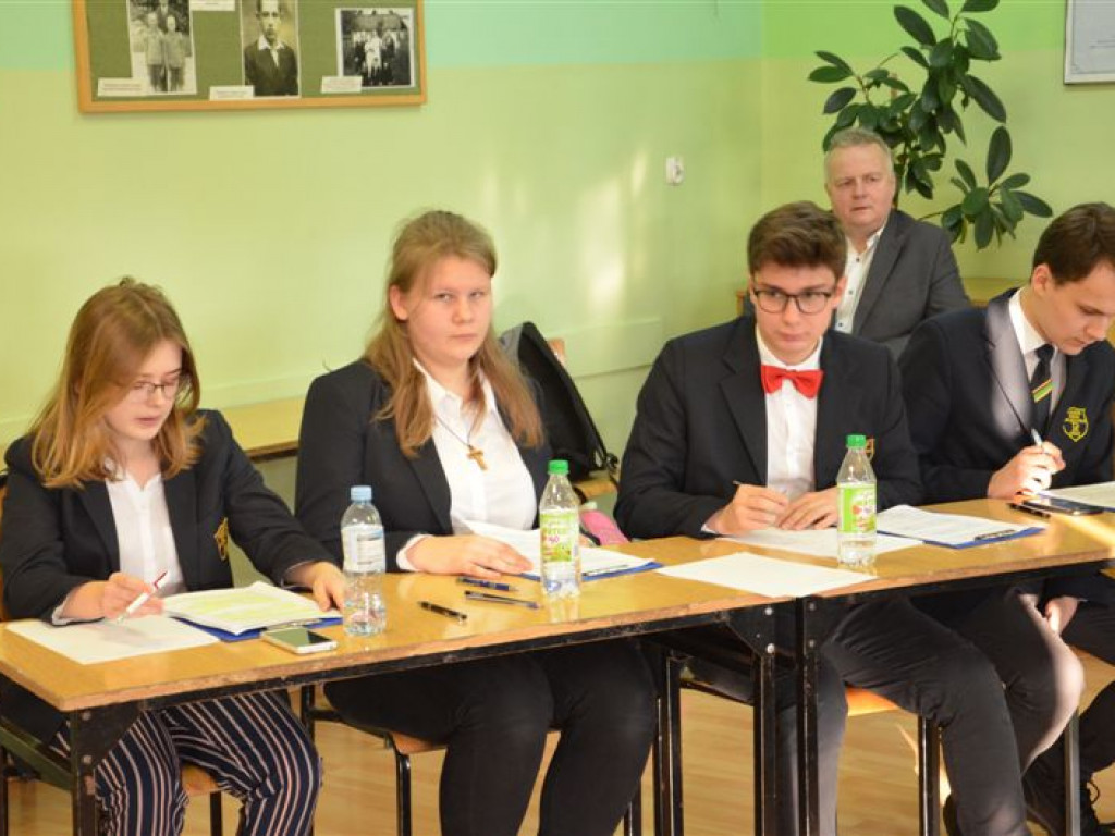 I runda Łowickiego Turniej Debat Oksfordzkich