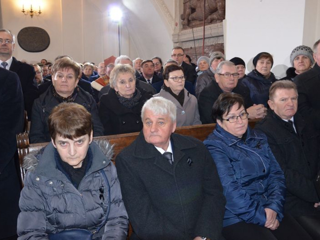 Prymas Polski na pogrzebie biskupa Alojzego Orszulika