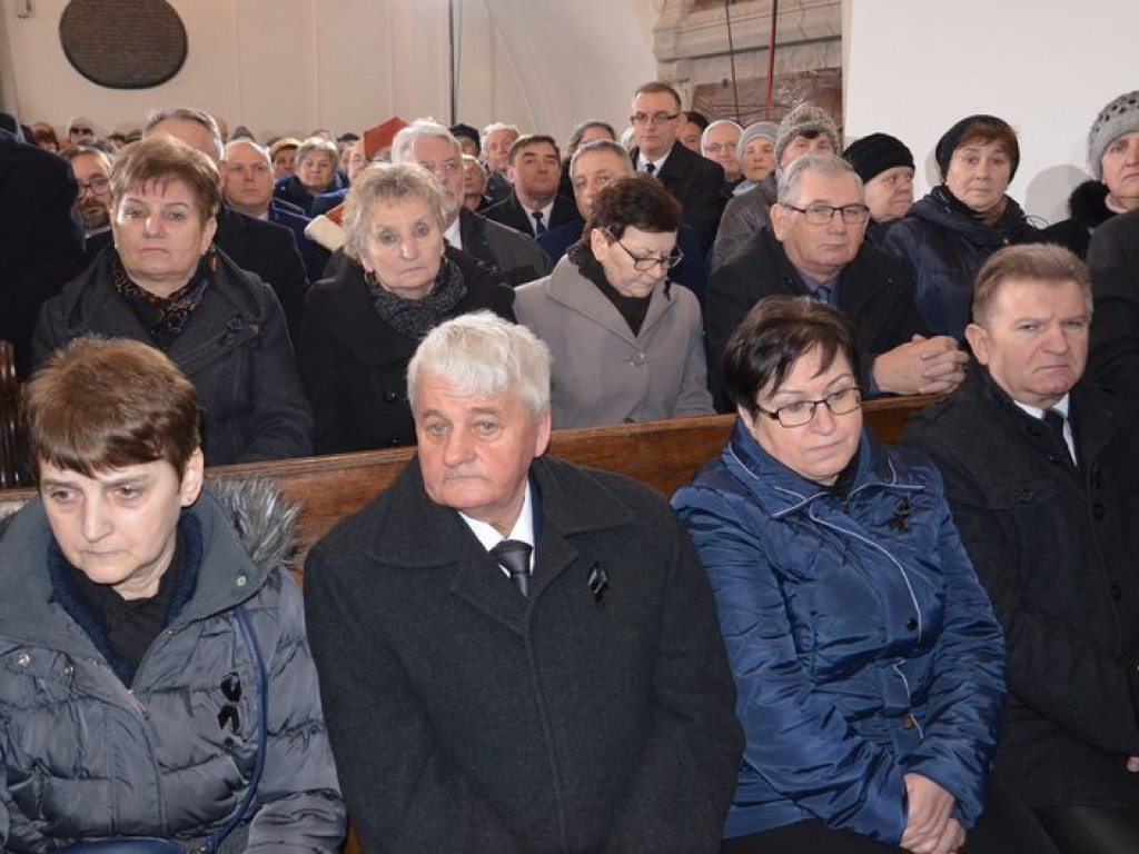 Prymas Polski na pogrzebie biskupa Alojzego Orszulika