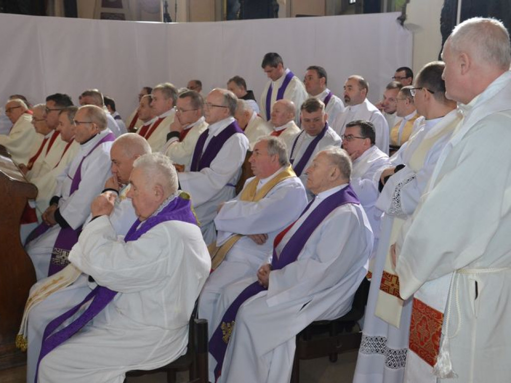Prymas Polski na pogrzebie biskupa Alojzego Orszulika