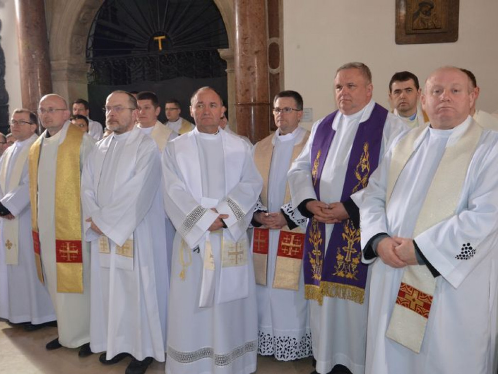 Prymas Polski na pogrzebie biskupa Alojzego Orszulika