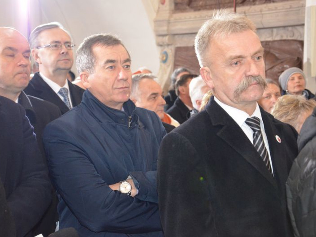 Prymas Polski na pogrzebie biskupa Alojzego Orszulika