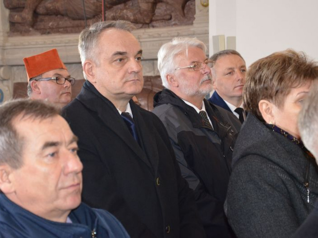 Prymas Polski na pogrzebie biskupa Alojzego Orszulika