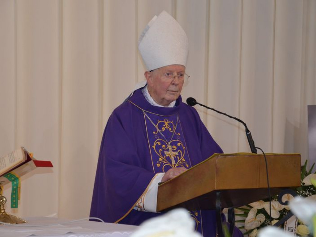 Prymas Polski na pogrzebie biskupa Alojzego Orszulika