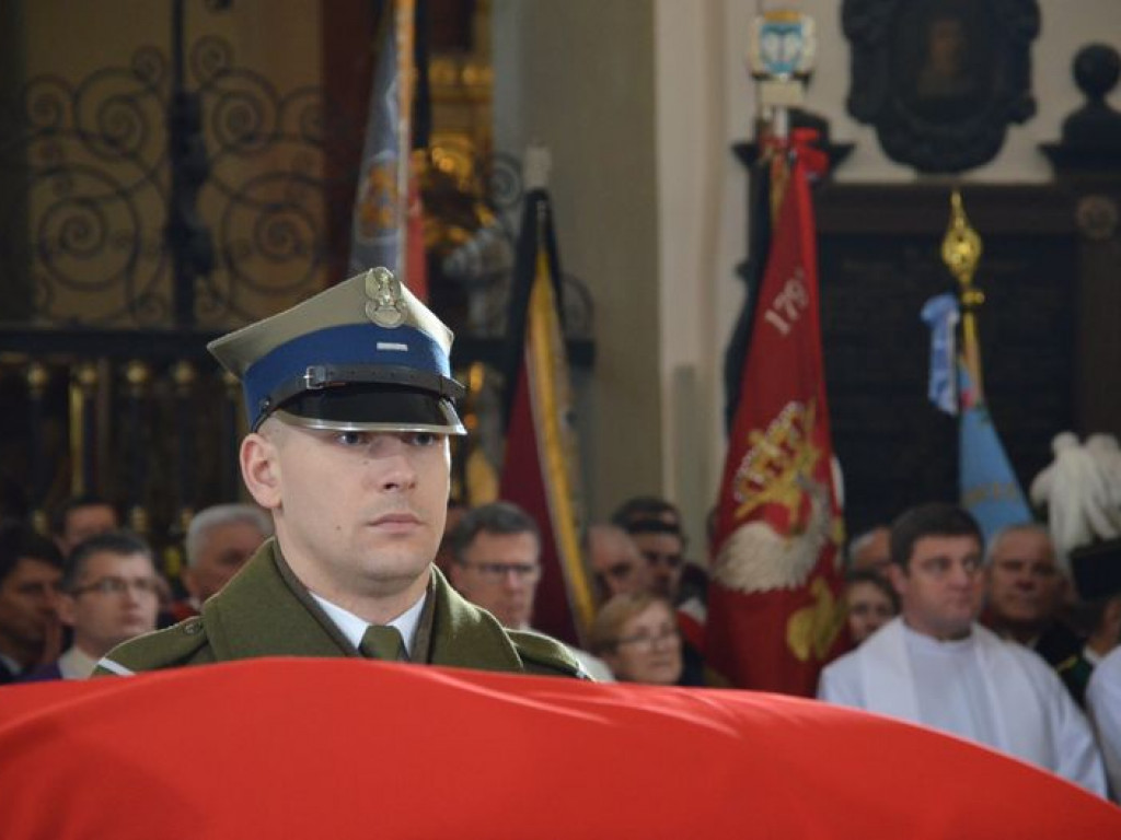Prymas Polski na pogrzebie biskupa Alojzego Orszulika