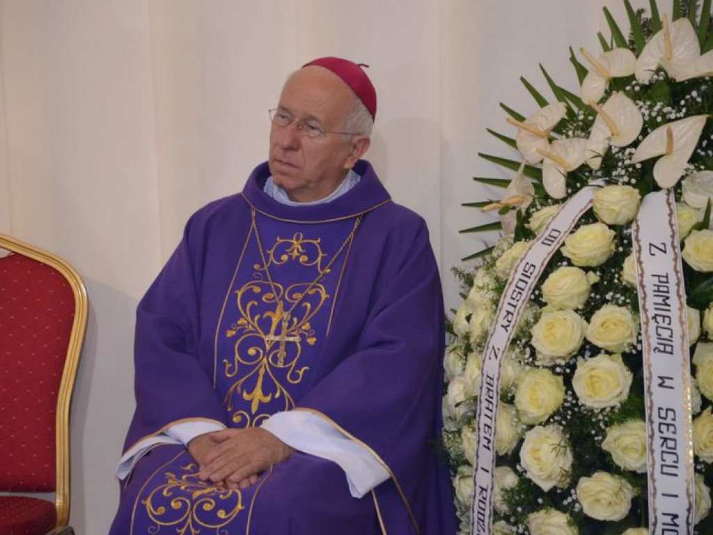 Prymas Polski na pogrzebie biskupa Alojzego Orszulika