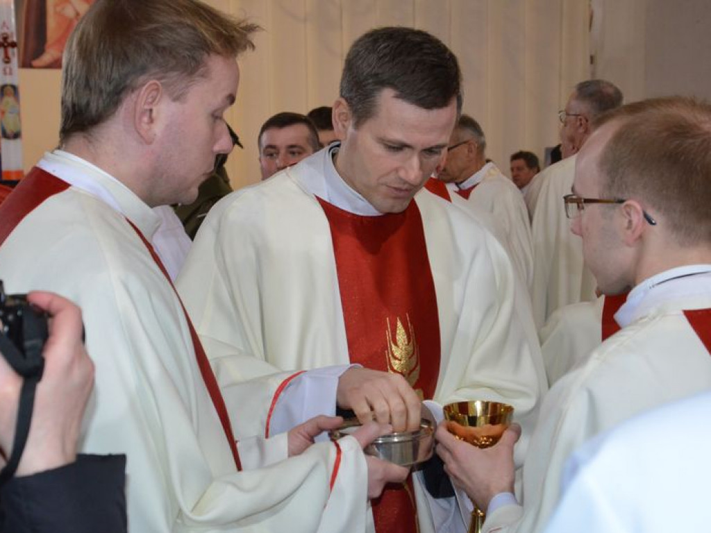 Prymas Polski na pogrzebie biskupa Alojzego Orszulika
