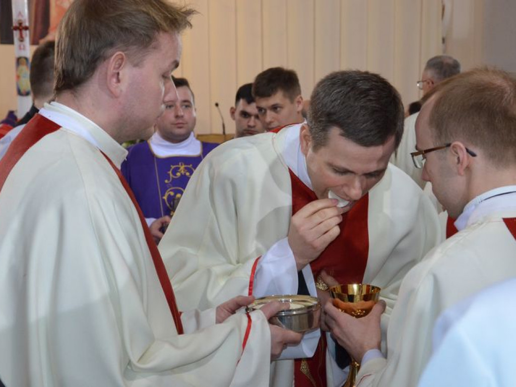Prymas Polski na pogrzebie biskupa Alojzego Orszulika