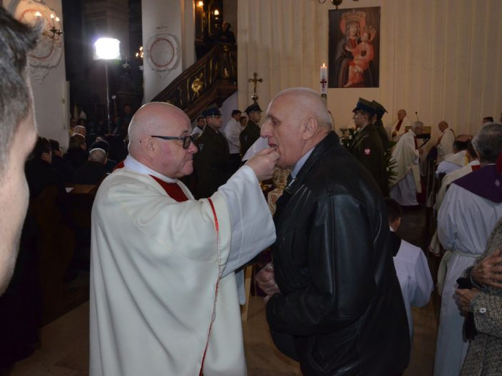 Prymas Polski na pogrzebie biskupa Alojzego Orszulika