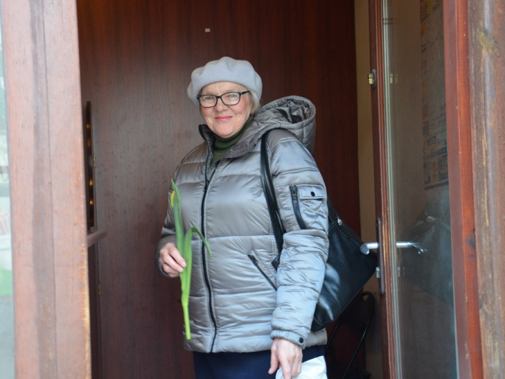 Tulipany dla pań od młodzieżowych radnych