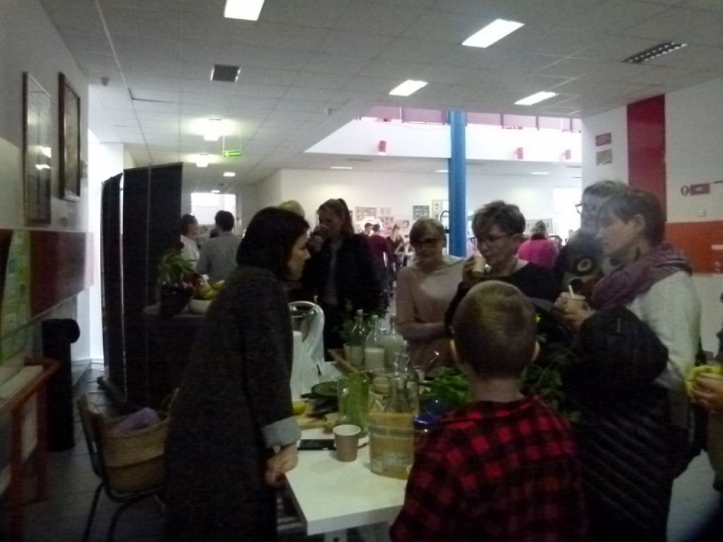 Kolej na Kobiety: prezentacja talentów i dziecięcy pokaz mody