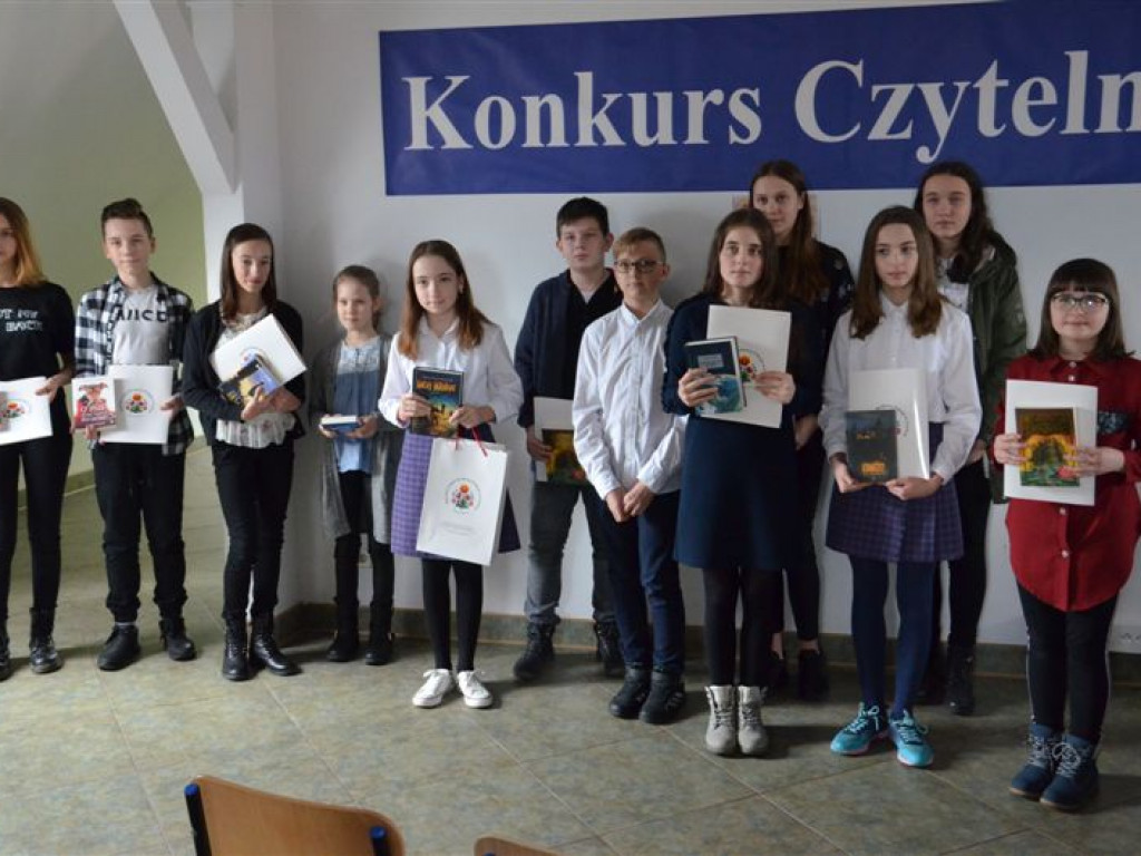 Uczennica szkoły w Kocierzewie najlepsza w konkursie czytelniczym