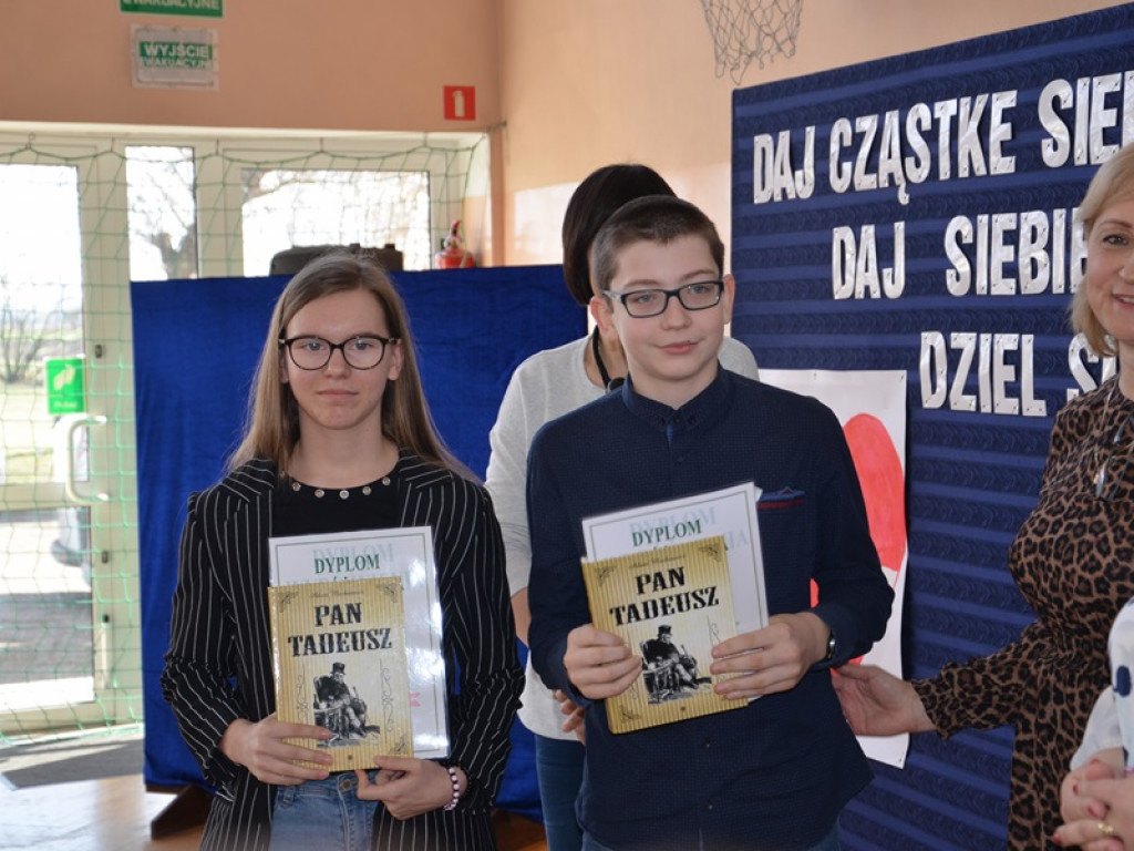 Nagrody dla laureatów i akcja pomocy 13-letniemu Kubie
