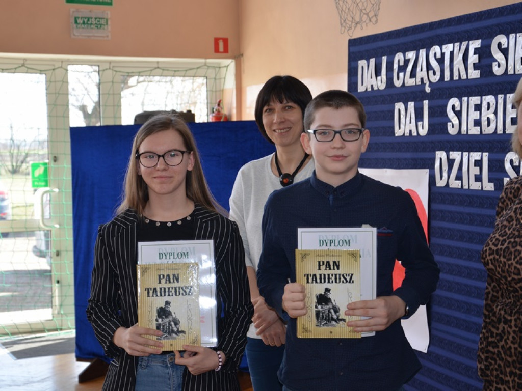 Nagrody dla laureatów i akcja pomocy 13-letniemu Kubie