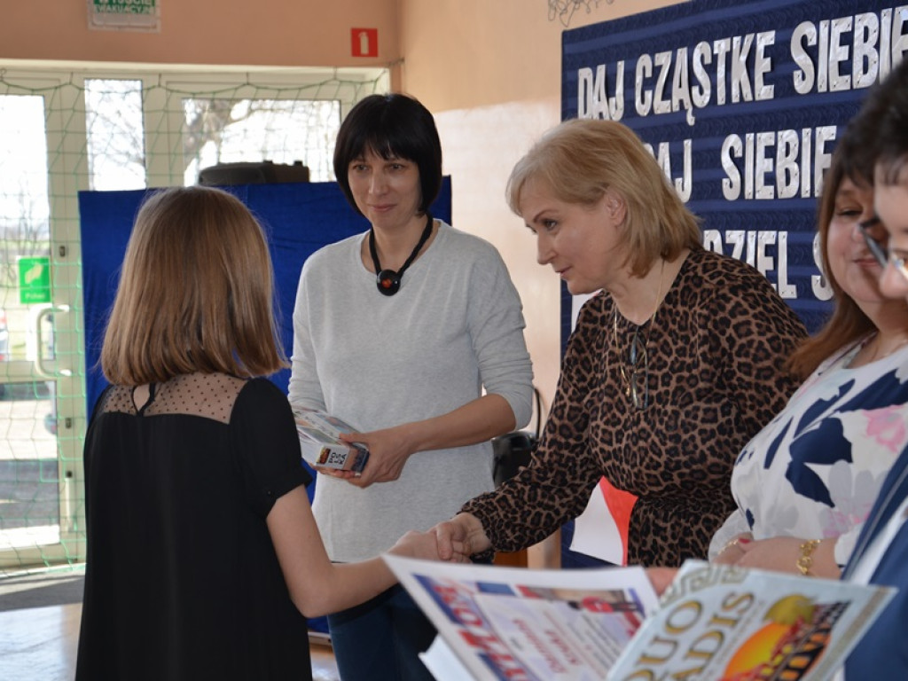 Nagrody dla laureatów i akcja pomocy 13-letniemu Kubie