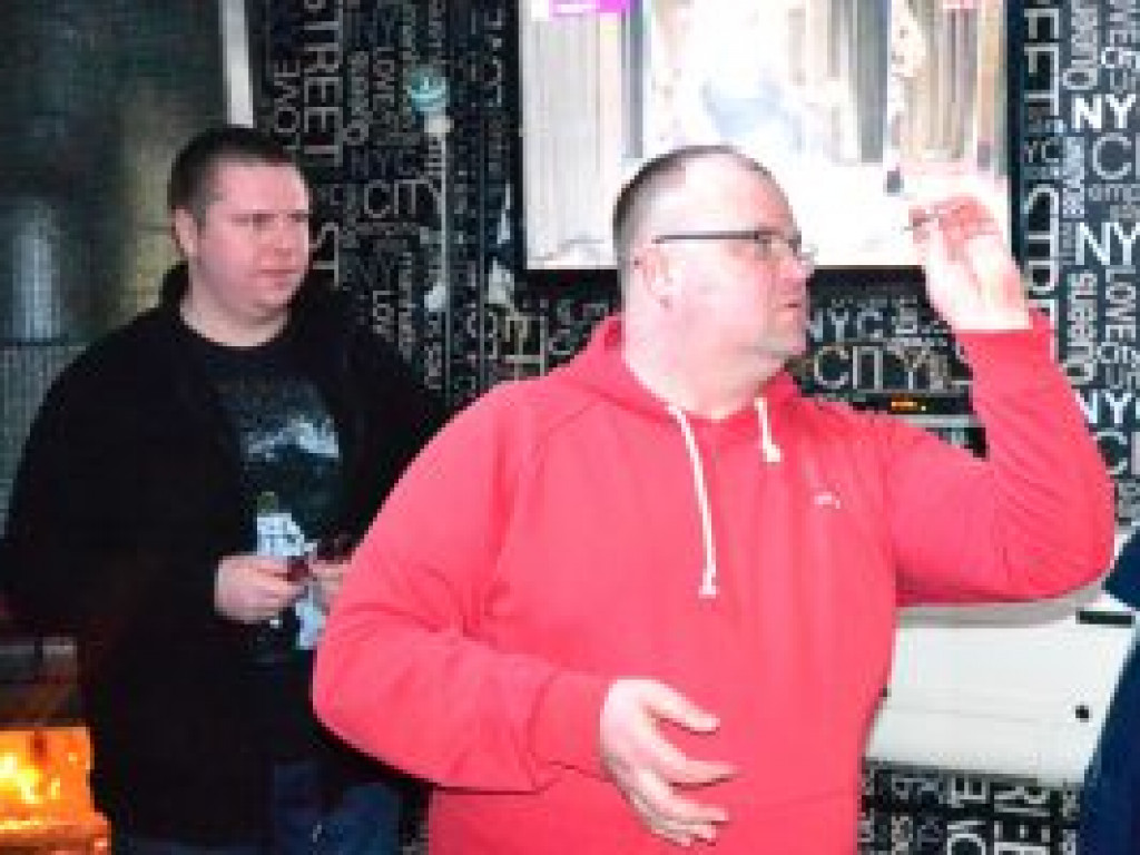 Tylko pięciu rzucało do tarczy