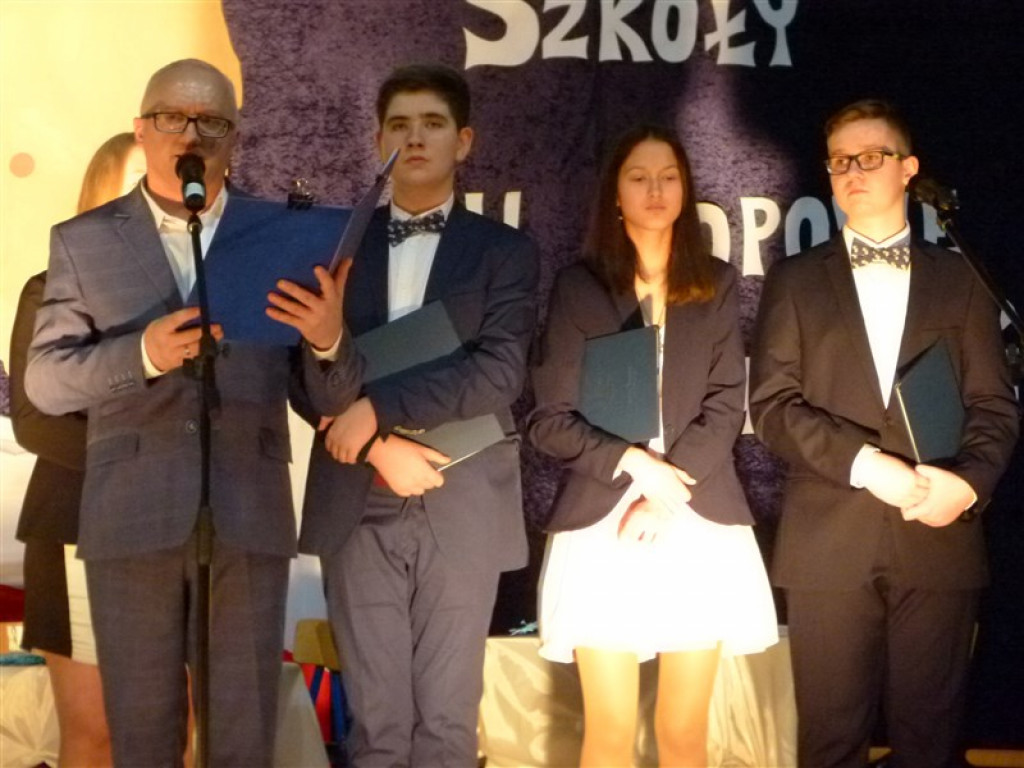 Stulecie szkoły w Popowie Głowieńskim