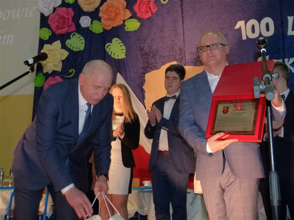 Stulecie szkoły w Popowie Głowieńskim