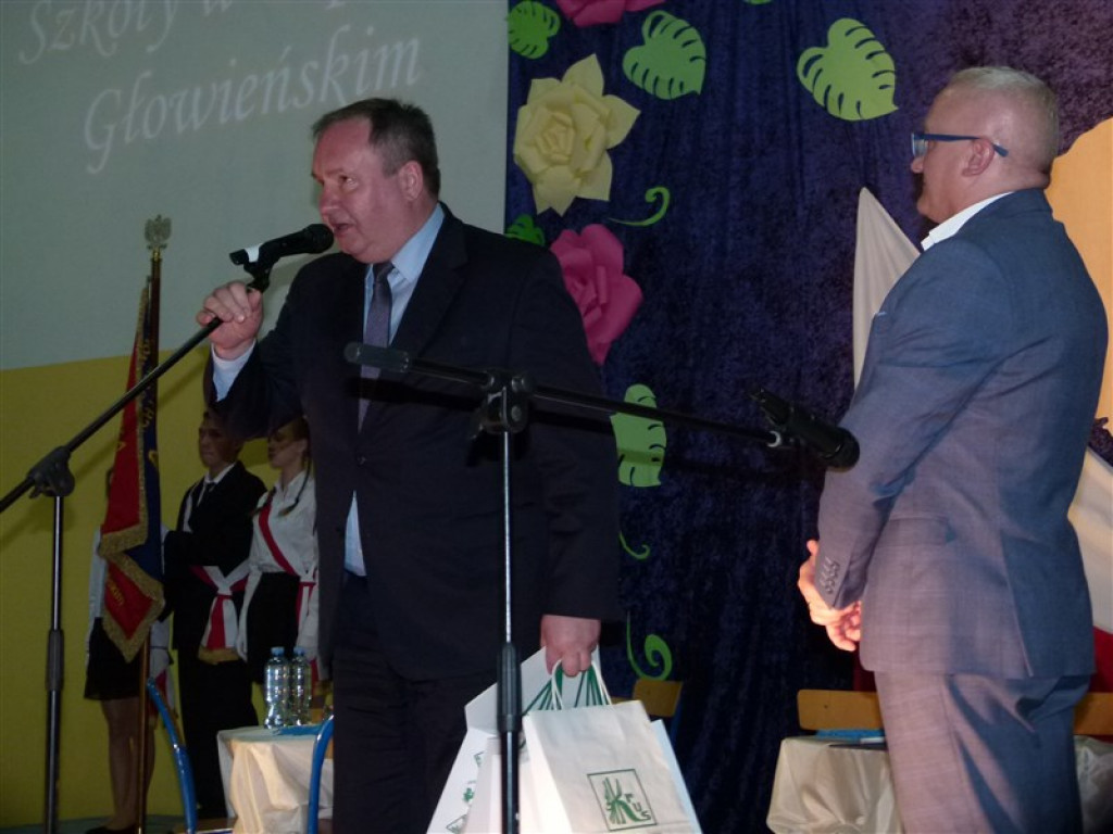 Stulecie szkoły w Popowie Głowieńskim