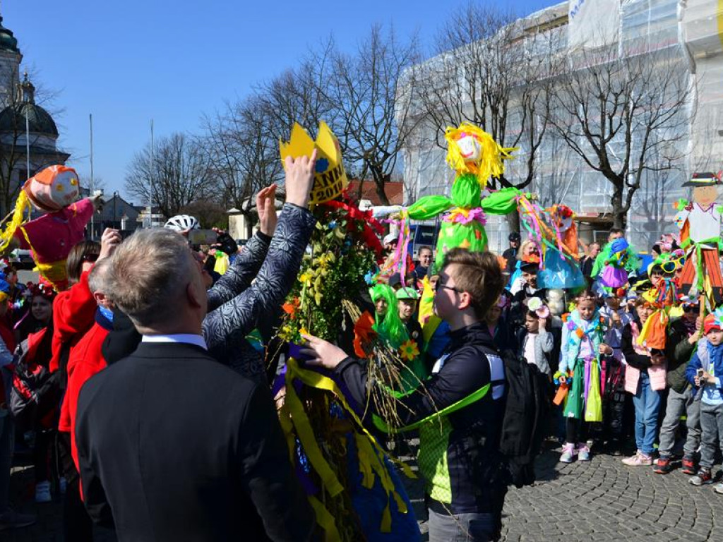 Rekordowa liczba kukieł Marzanny w rajdzie 